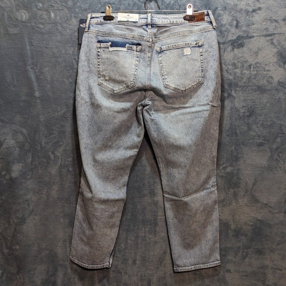 Hollister Curvy High Rise Mom Jeans Light Wash Distressed 17R W33 L27 Denim NWT - Picture 2 of 10